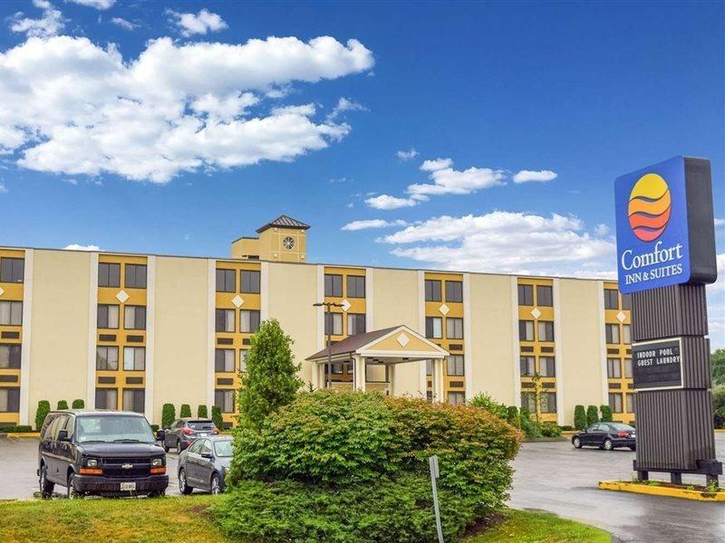 Holiday Inn Express - Fall River North Exterior photo